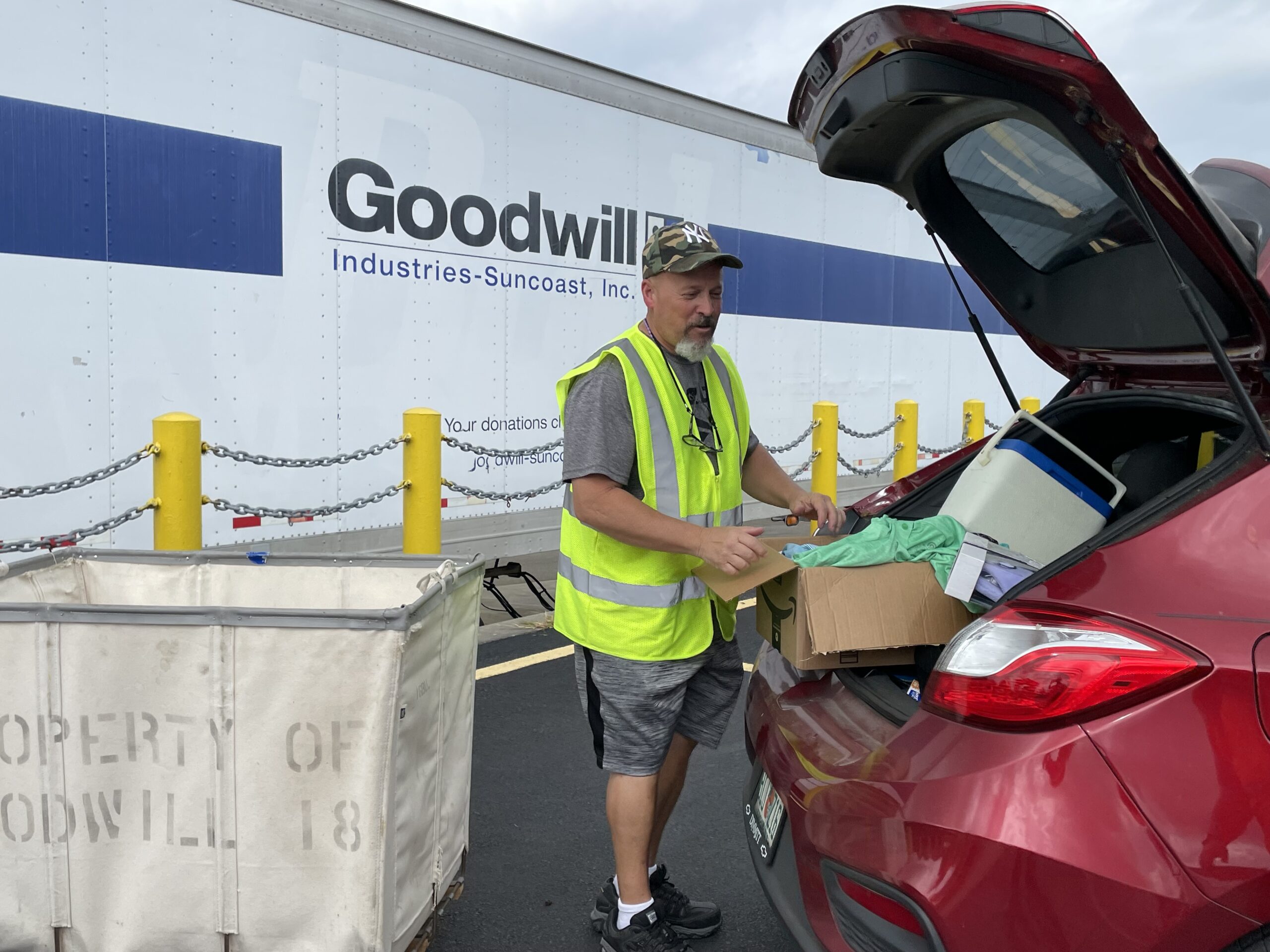 hillsborough-county-solid-waste-partners-with-goodwill-to-collect-items