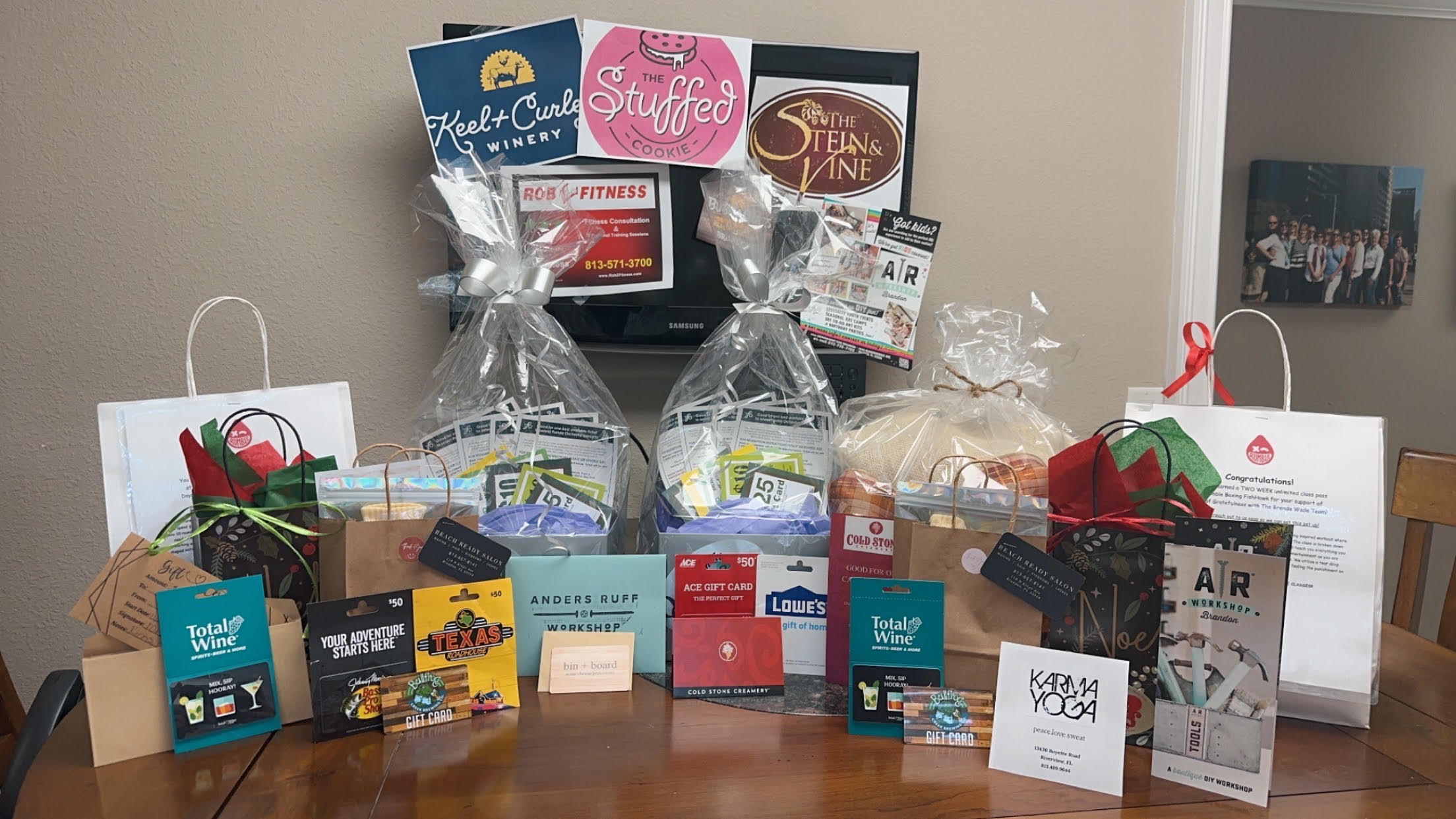 Community Spirit Shines In Brenda Wade Team's Days Of Gratefulness Tradition